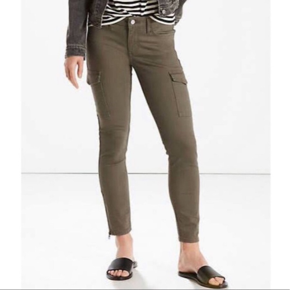 Levi’s Utility Cargo Skinny Pants